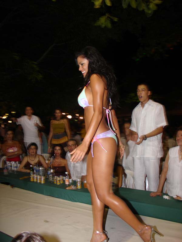 bikini-contest-121